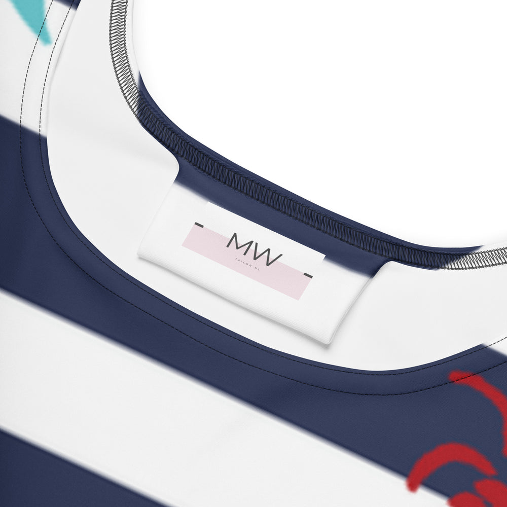 Close-up van het Measterwerk kledinglabel en de wit met blauwe strepen met rode kreeften petroon op de skaterjurk.