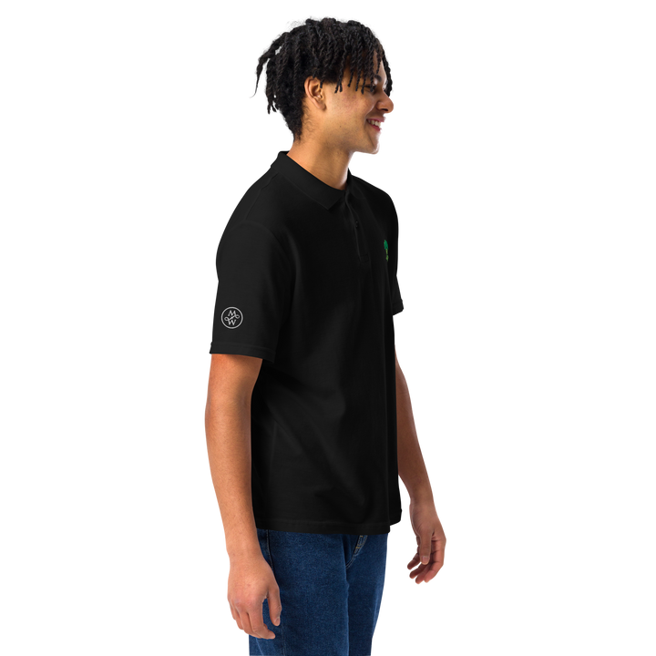TheVeggieClub Duurzame Heren Fashion – Basic Piqué Poloshirt met geborduurd Broccoli logo B15 – Zwart zijkant met model