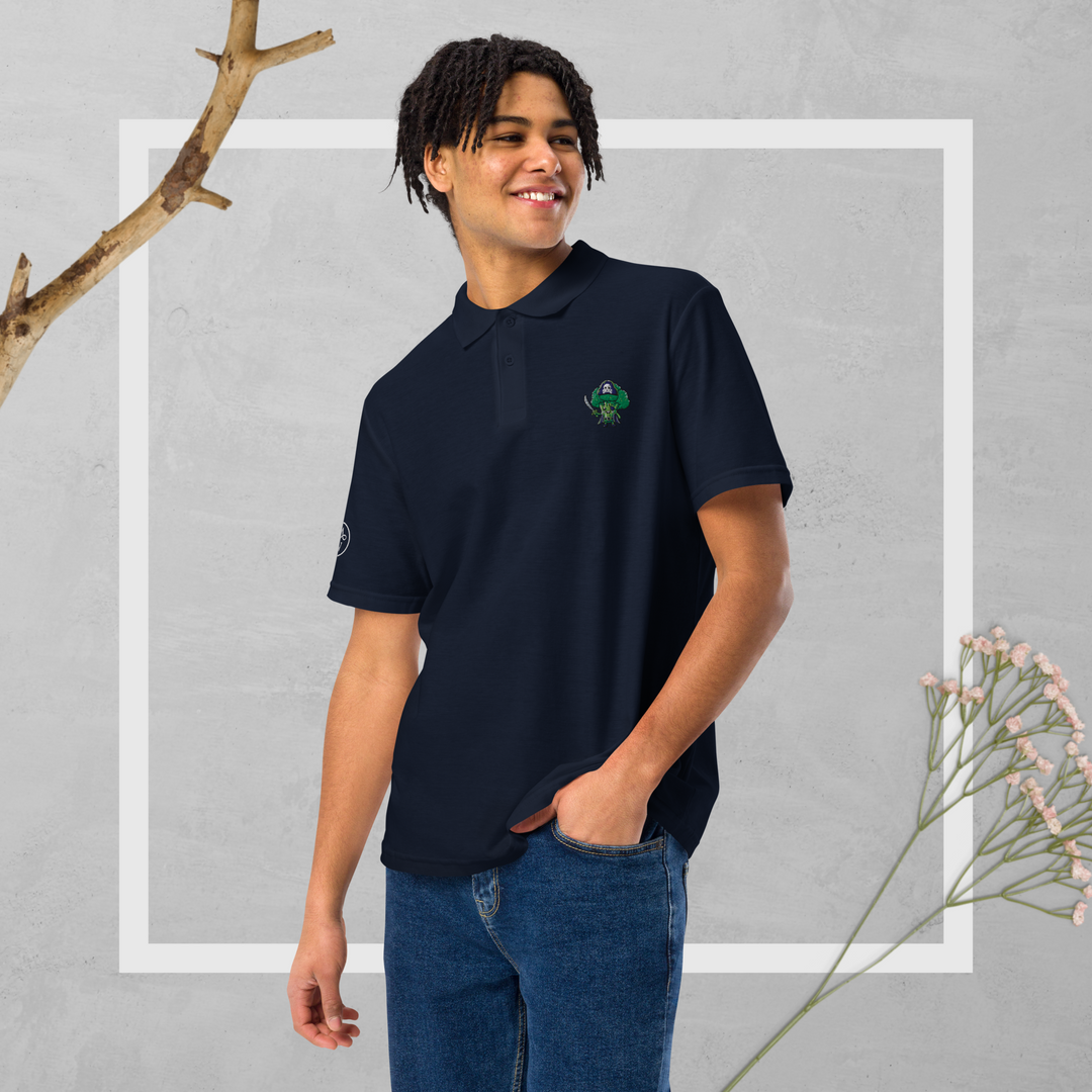 TheVeggieClub Duurzame Heren Fashion – Basic Piqué Poloshirt met geborduurd Broccoli logo B29 – Navy voorkant met model