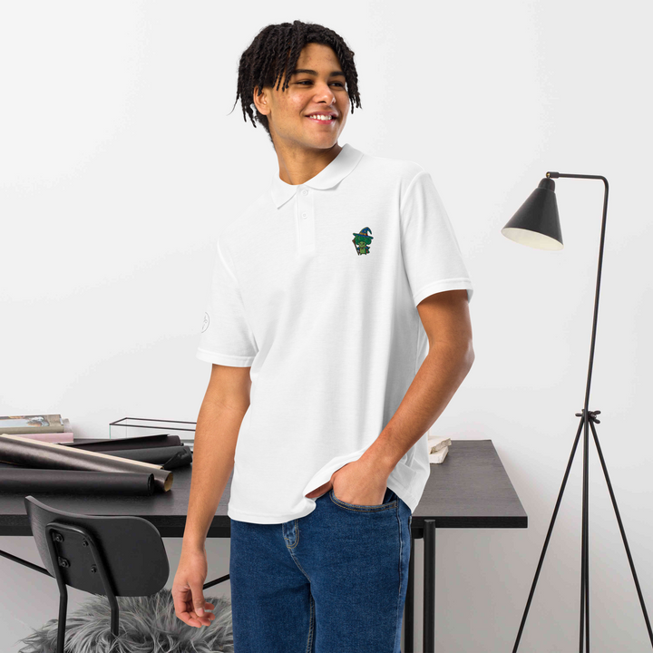TheVeggieClub Duurzame Heren Fashion – Basic Piqué Poloshirt met geborduurd Broccoli logo B16 – Wit voorkant met model
